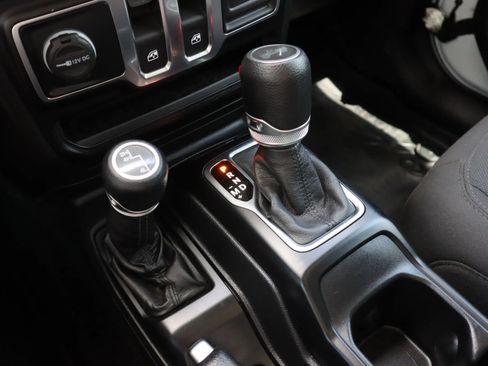 Used 2022 Jeep Wrangler Sport AWD/4WD image 21