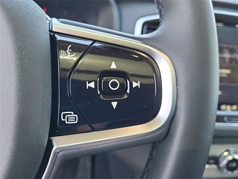 Certified 2025 Volvo XC90 B6 Ultra w/ Lounge Package image 23