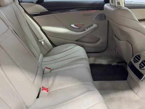 Used 2017 Mercedes-Benz S 550 Sedan image 15