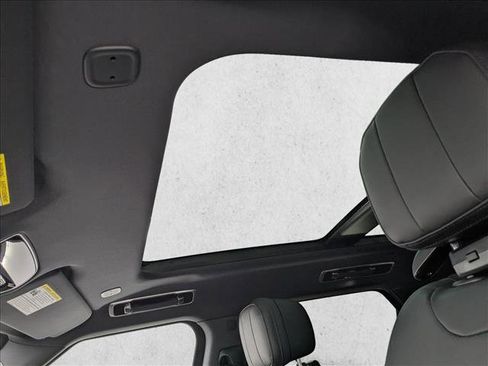 New 2025 Land Rover Range Rover Sport SE image 23