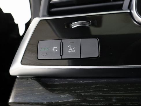 Used 2023 Audi Q8 Premium Plus w/ Premium Plus Package image 26