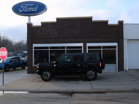 New 2025 Ford Bronco Outer Banks image 1