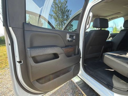 Used 2019 GMC Sierra 2500 Denali w/ Duramax Plus Package AWD/4WD image 20