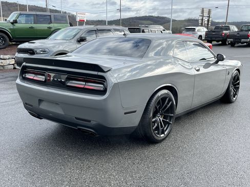 Used 2023 Dodge Challenger SRT Hellcat image 3