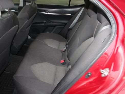 Used 2020 Toyota Camry LE FWD image 9
