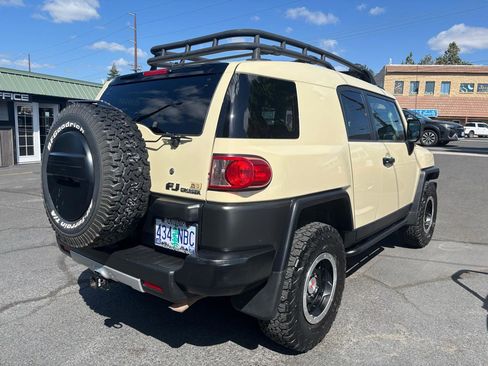 Used 2010 Toyota FJ Cruiser 4WD image 5