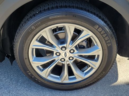 Used 2022 Ford Explorer XLT w/ Equipment Group 202A image 28