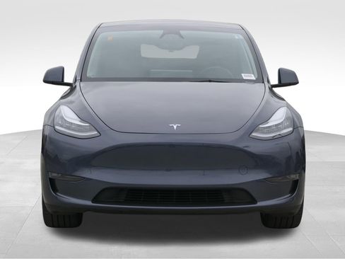 Used 2023 Tesla Model Y Long Range image 8