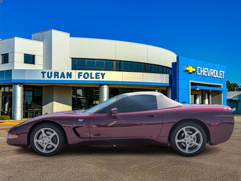 Used 2003 Chevrolet Corvette Convertible w/ Preferred Equipment Group1 RWD image 2