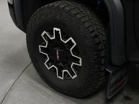 Used 2024 GMC Sierra 2500 AT4X AWD/4WD image 10