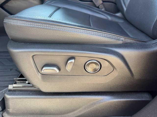 Used 2024 GMC Yukon XL Denali AWD/4WD image 23