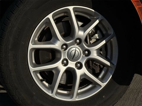 Used 2023 Chrysler Pacifica Touring-L image 9