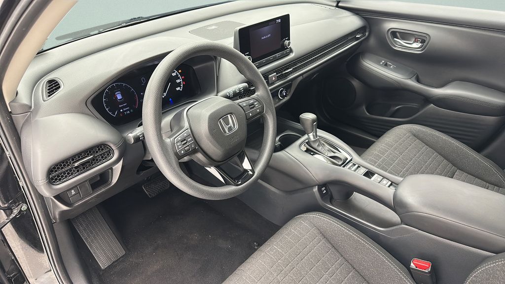Used 2025 Honda HR-V LX image 11