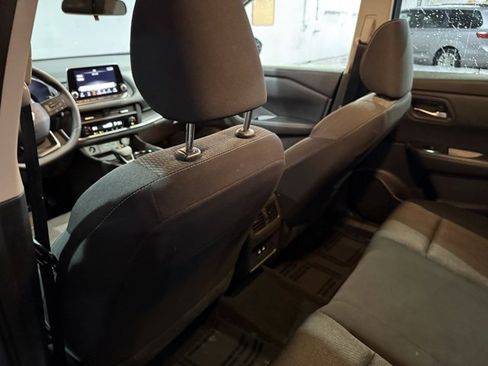 Certified 2025 Nissan Rogue SV image 30