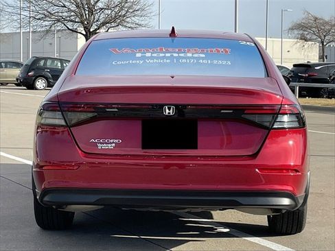 Certified 2025 Honda Accord LX image 5