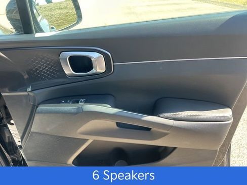 Used 2025 Kia Sorento S image 23