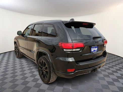 Used 2019 Jeep Grand Cherokee Altitude image 3