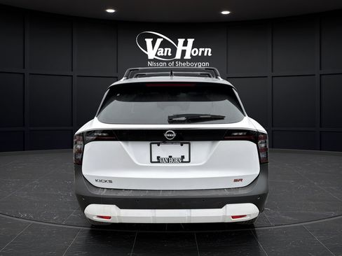 New 2026 Nissan Kicks SR w/ Cold Weather Package FWD image 11