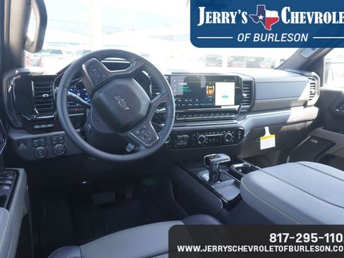 Used 2025 Chevrolet Silverado 1500 ZR2 w/ Technology Package AWD/4WD image 8