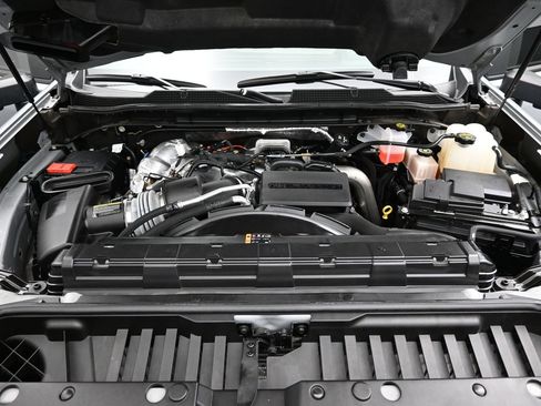 Used 2025 Chevrolet Silverado 2500 ZR2 w/ Technology Package AWD/4WD image 8