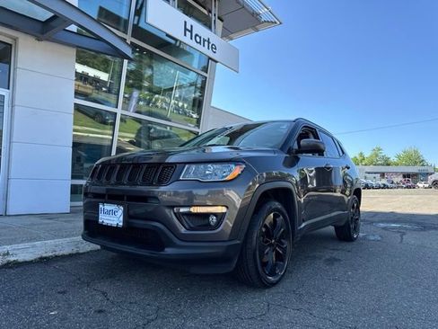 Used 2018 Jeep Compass Latitude w/ Popular Equipment Group AWD/4WD image 2