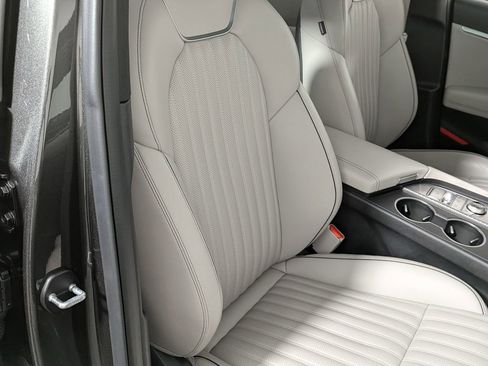 Used 2023 Genesis G70 2.0T w/ Sport Prestige Package image 25