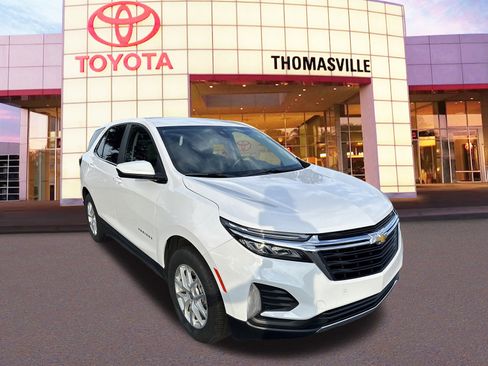 Used 2024 Chevrolet Equinox LT image 3