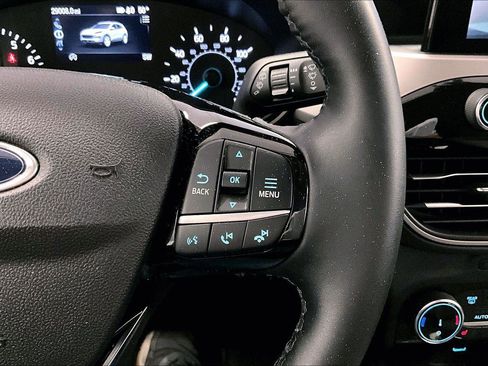 Used 2022 Ford Escape SE w/ SE Sport Appearance Package image 18