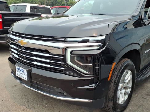 Used 2026 Chevrolet Suburban LT w/ Comfort Package AWD/4WD image 7