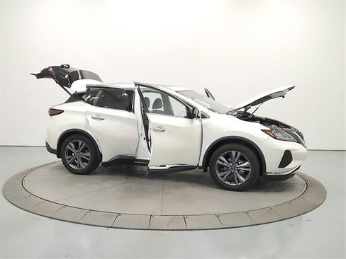 Used 2024 Nissan Murano Platinum w/ Cargo Package image 16