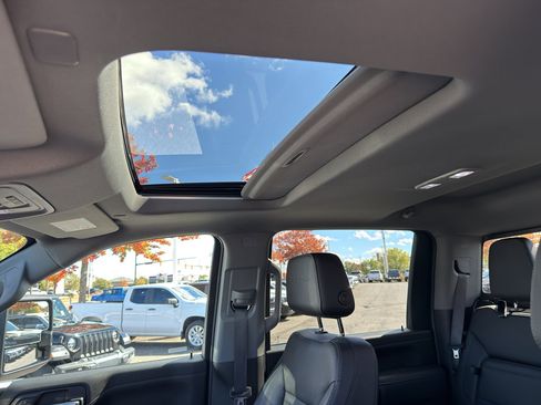 Used 2023 GMC Sierra 2500 Denali w/ Denali Ultimate Package image 17