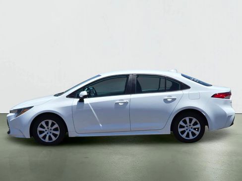 Used 2024 Toyota Corolla LE FWD image 3