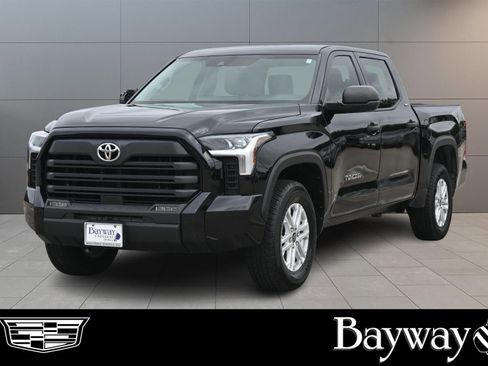 Used 2022 Toyota Tundra SR5 AWD/4WD image 1