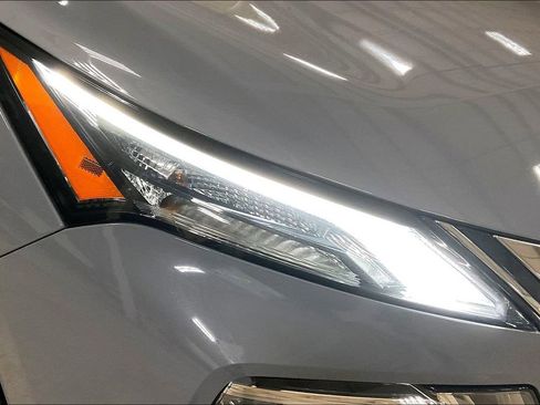 Used 2023 Nissan Rogue SL w/ SL Premium Package image 27