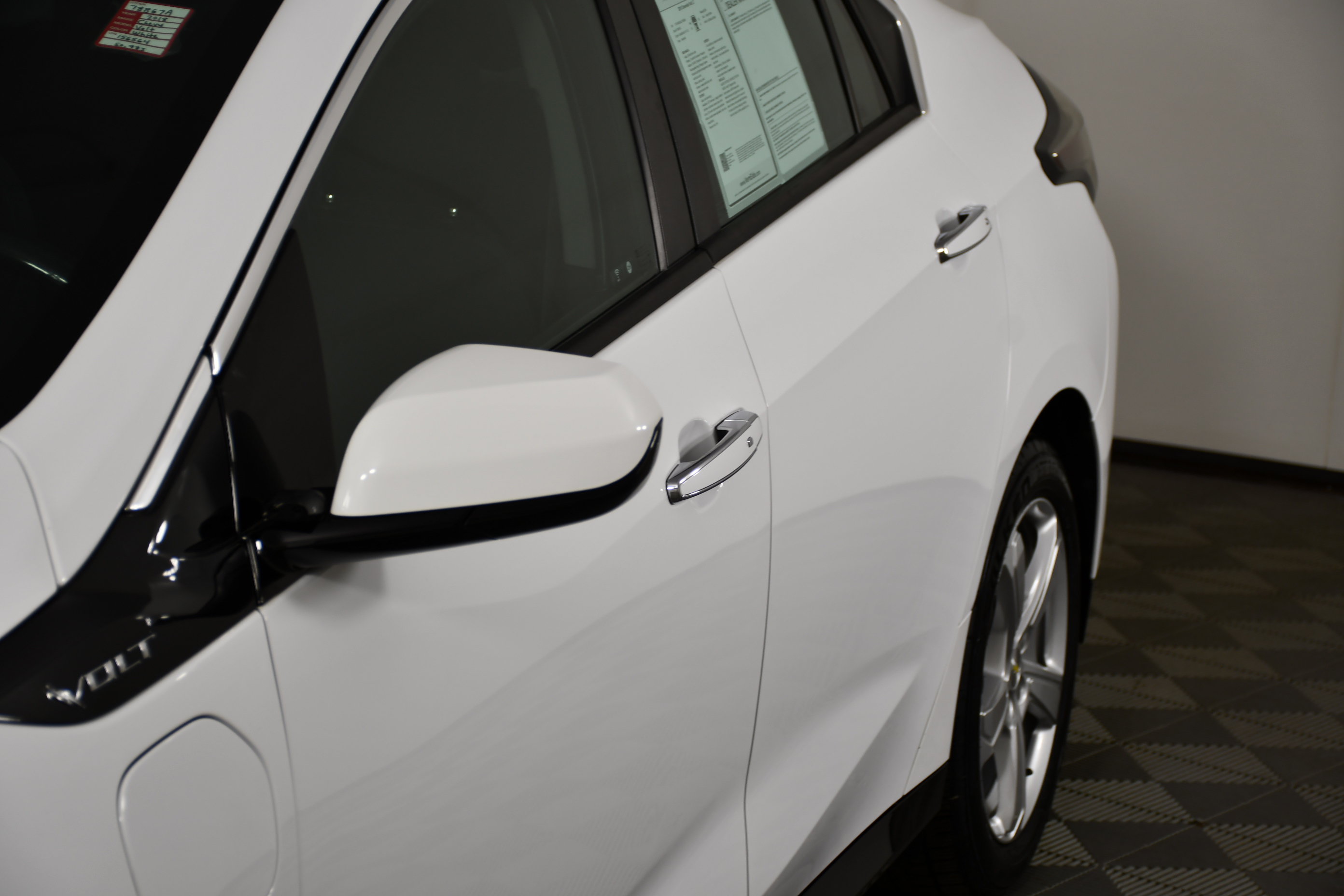 Used 2018 Chevrolet Volt LT w/ Comfort Package FWD image 13