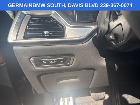 Used 2025 BMW X7 M60i AWD/4WD image 37