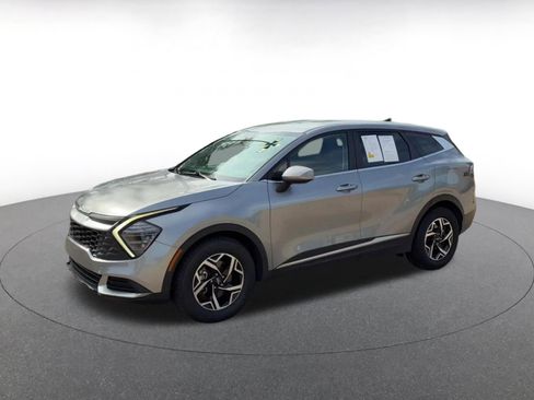 Used 2024 Kia Sportage LX FWD image 9