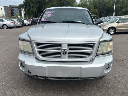 Used 2010 Dodge Dakota SXT AWD/4WD image 2