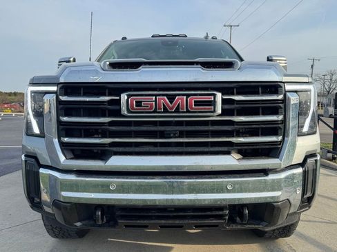Used 2025 GMC Sierra 2500 SLT w/ SLT Premium Package image 2