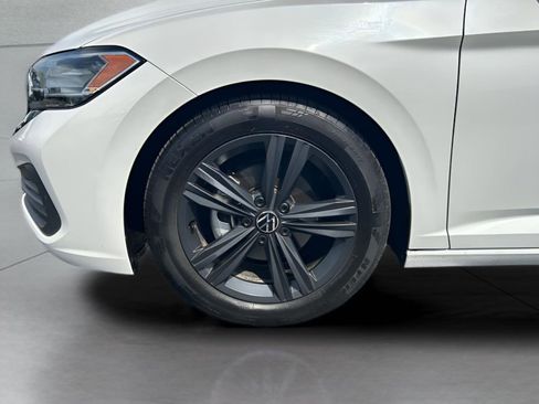 Used 2024 Volkswagen Jetta SE image 12