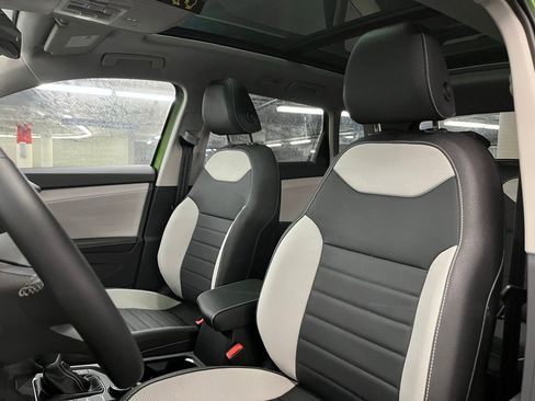 New 2025 Volkswagen Taos SEL AWD/4WD image 19