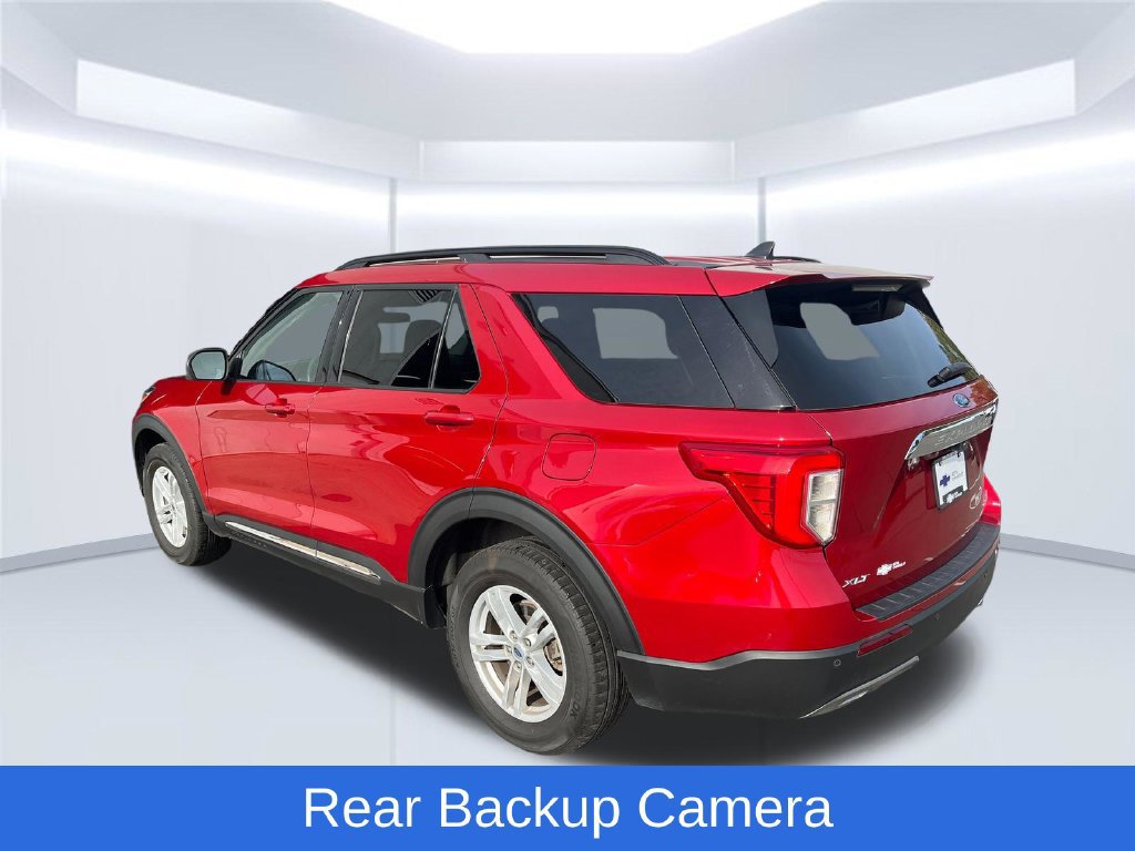 Used 2024 Ford Explorer XLT w/ Equipment Group 202A AWD/4WD image 3