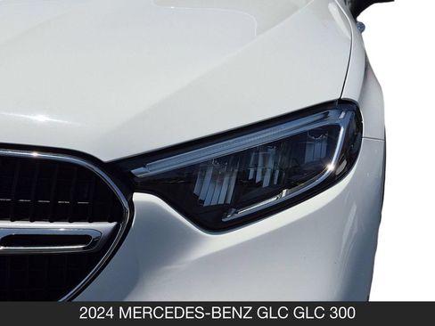 Used 2024 Mercedes-Benz GLC 300 4MATIC image 10