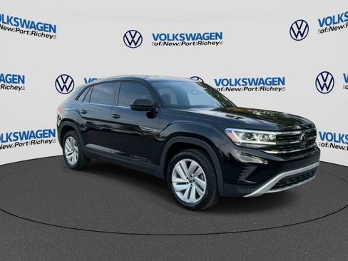 Used 2023 Volkswagen Atlas Cross Sport SE FWD image 2