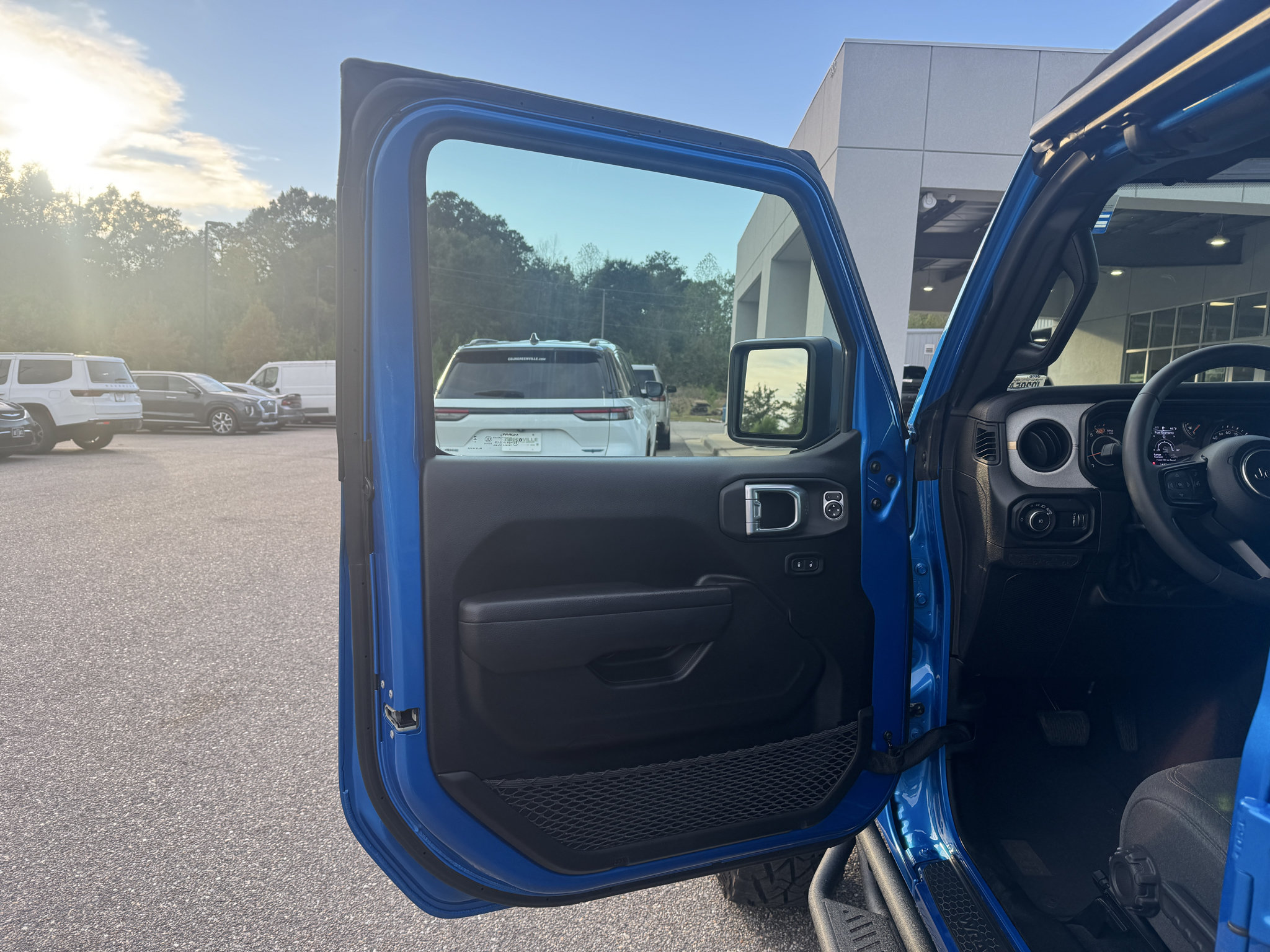 Used 2024 Jeep Wrangler Unlimited Sport AWD/4WD image 10