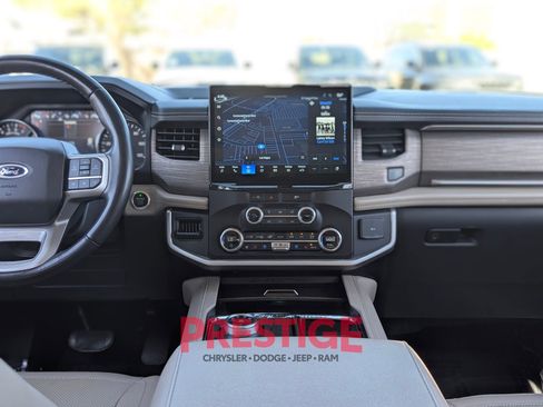 Used 2023 Ford Expedition Limited AWD/4WD image 23