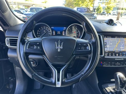 Used 2018 Maserati Levante AWD/4WD image 14