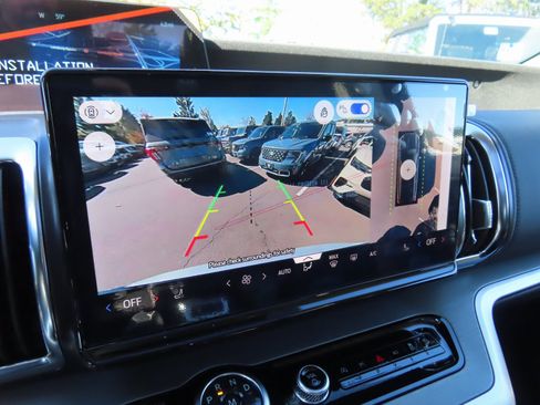 New 2025 Ford Expedition Platinum w/ Driver's Package image 14