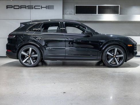New 2026 Porsche Cayenne E-Hybrid AWD/4WD image 9