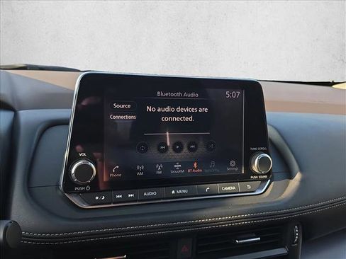 Used 2023 Nissan Rogue SV image 11